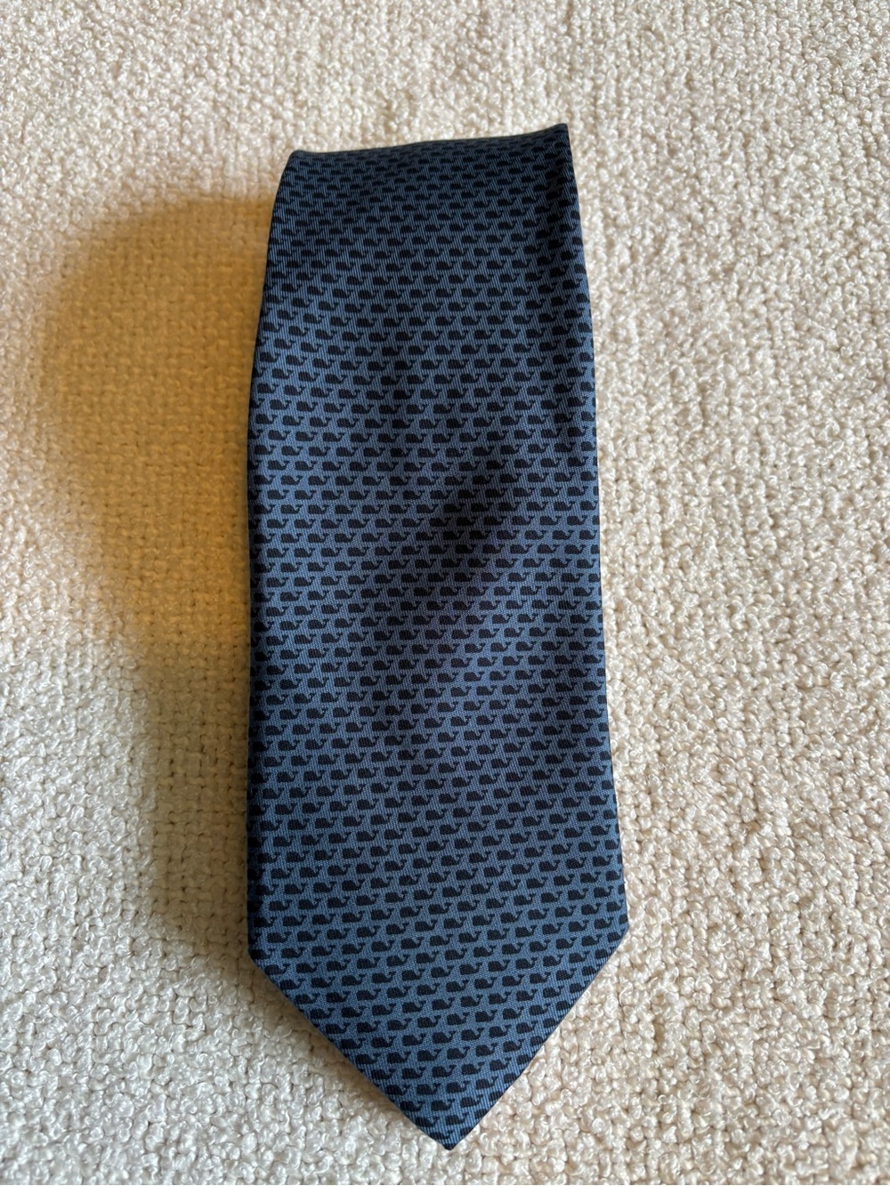 Vineyard Vines Men's Blue Navy Whale Animal Print Silk Tie Woven Logo